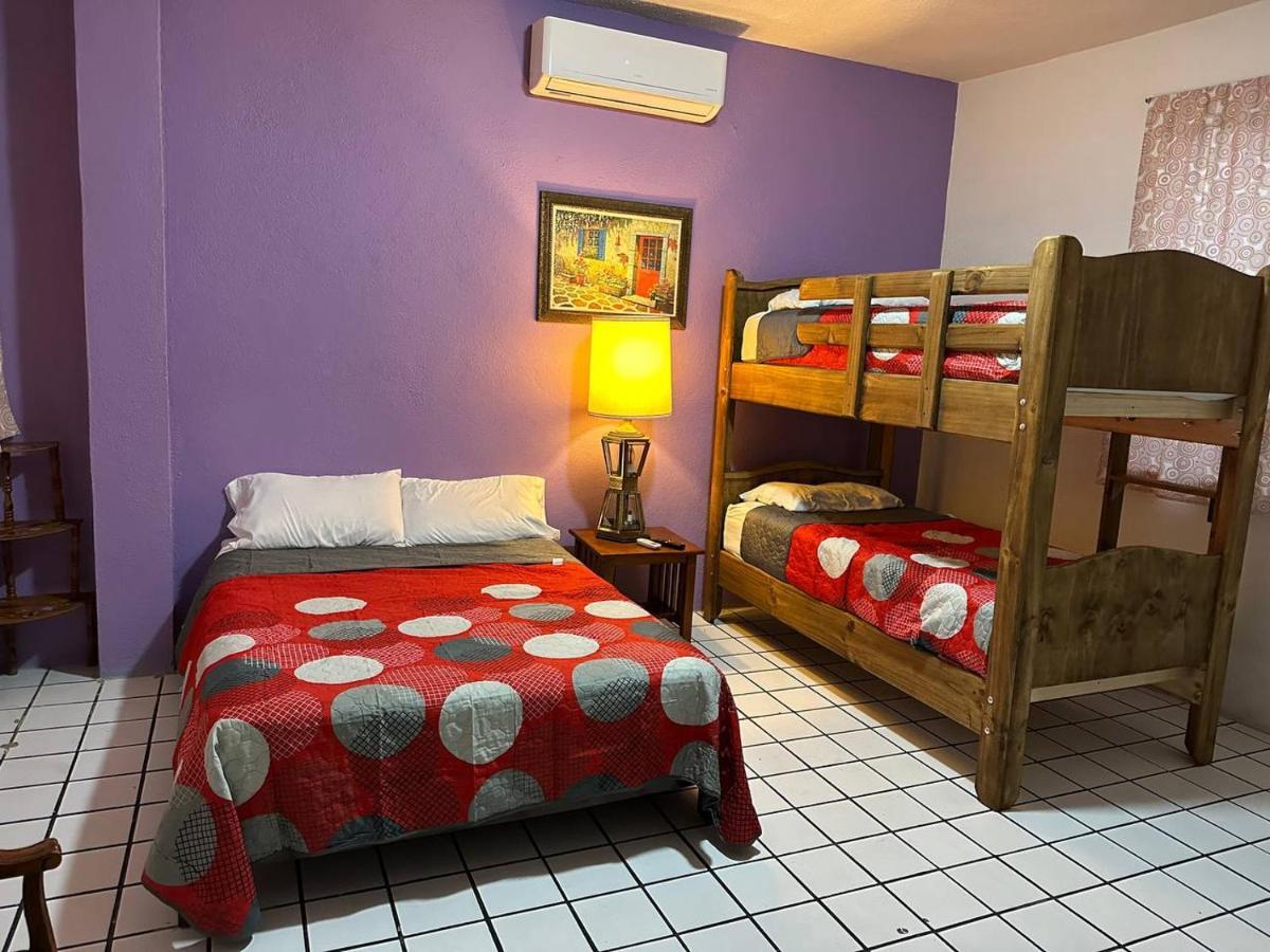 My Family In Monterrey - Hostel מראה חיצוני תמונה